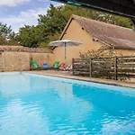 La Petite Cour * Mayac
