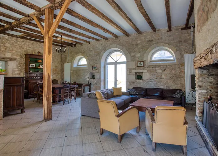 La Petite Cour * Mayac